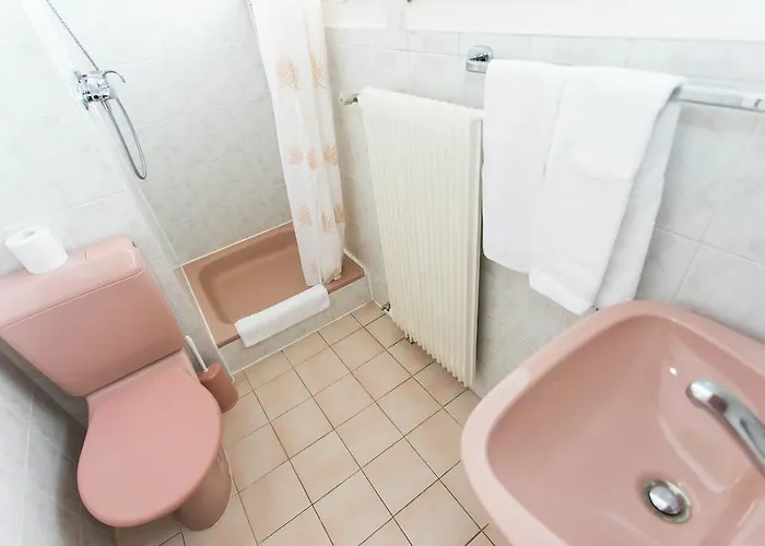 Des Pierrettes موتيل لوزان